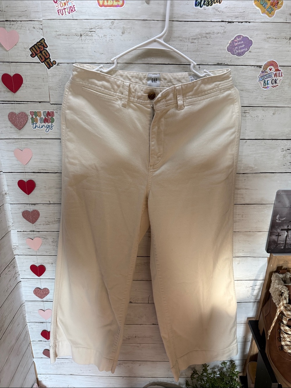 Gap Cream Cropped Pants
